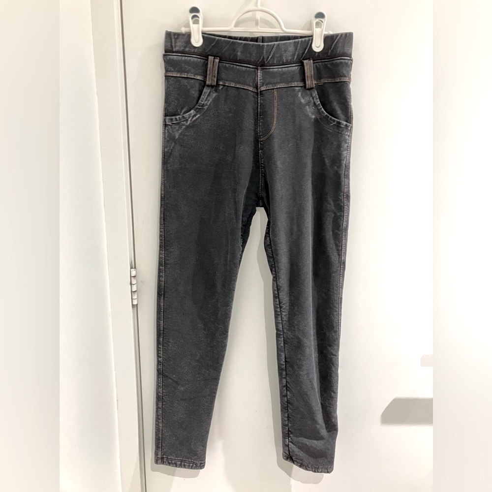 Fleece-lined jeggings for winter